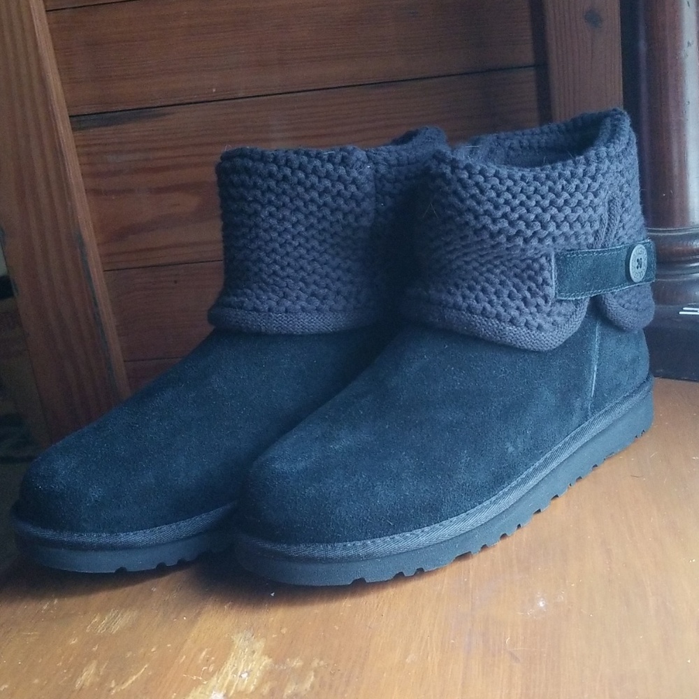 UGG Australia Darrah Black Suede/Knit Boots